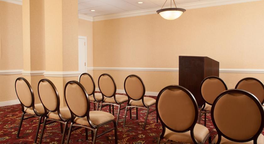 Отель Sheraton Charleston Airport Hotel