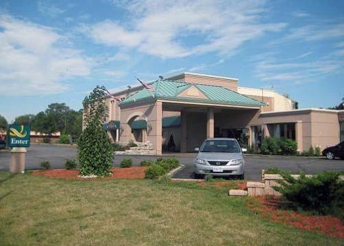 Отель Quality Inn & Suites Brantford