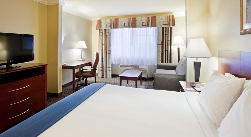 Отель Holiday Inn Express Hotel & Suites WATSONVILLE