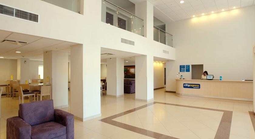 Отель City Express Saltillo Sur