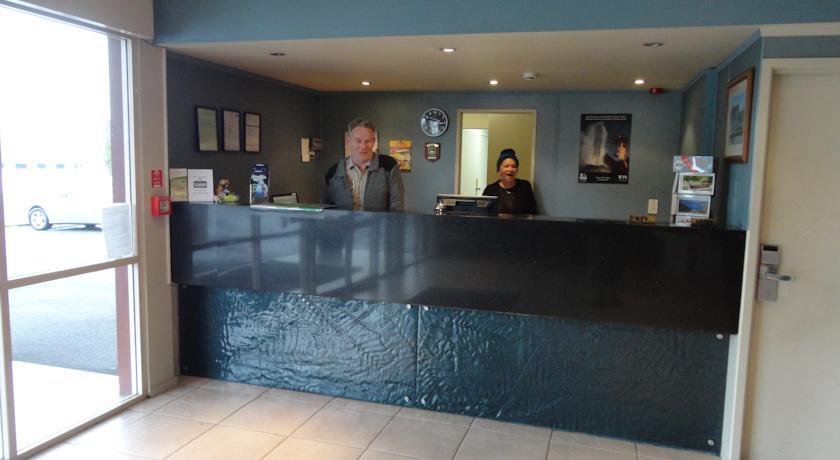 Silver Oaks Hotel - Geyserland