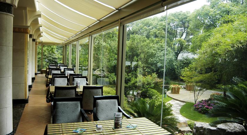 Jin Jiang Rainbow Hotel