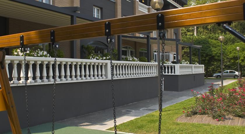 Отель Hotel Urdanibia Park (Tryp Urdanibia)