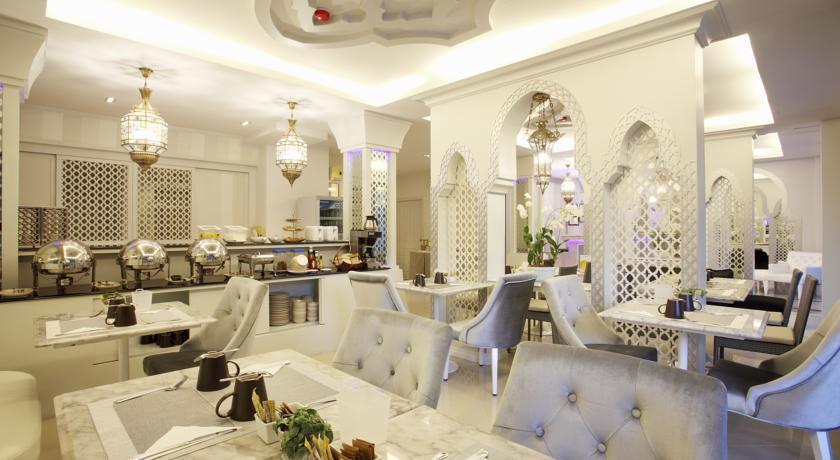 Отель The Verandah