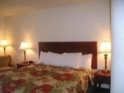 Отель Jameson Inn & Suites Newport News