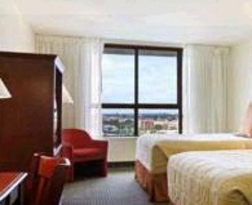 Отель Howard Johnson Plaza Hotel Hialeah Gardens