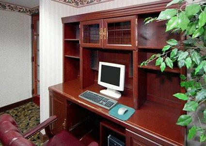 Отель Quality Inn & Suites Tallahassee