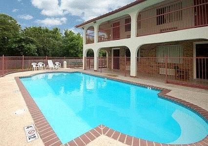 Отель Econo Lodge San Marcos