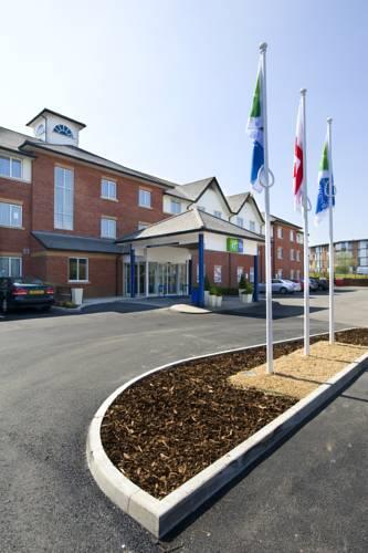 Отель Holiday Inn Express Gatwick Crawley