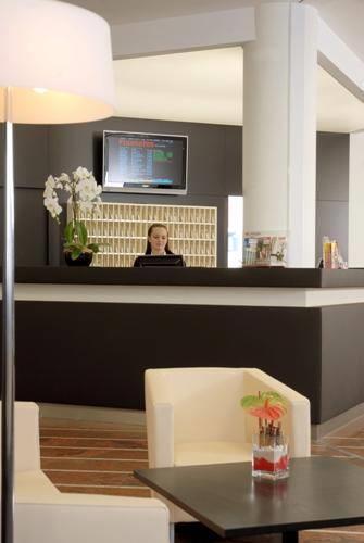Отель Austria Trend Hotel Salzburg West