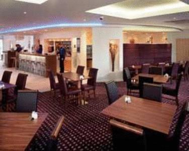 Отель Holiday Inn Express Bedford