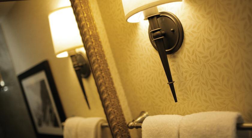 Отель Lake Louise Inn