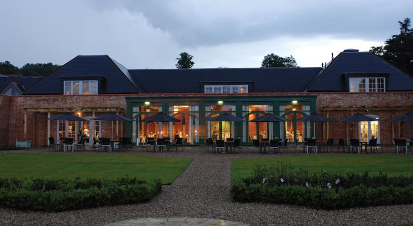 Отель Walton Hall & Hotel