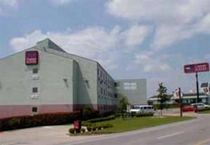 Отель Comfort Suites Entertainment