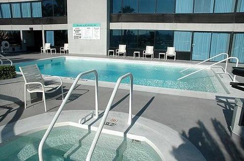 Отель Holiday Inn Torrance