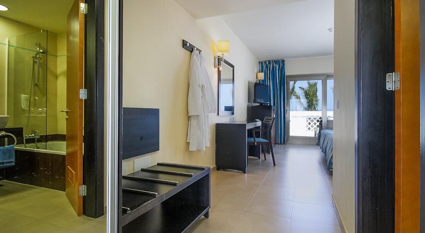 Отель Hotel Las Costas