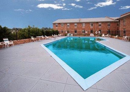 Отель Quality Inn Airport