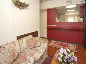 Отель Econo Lodge