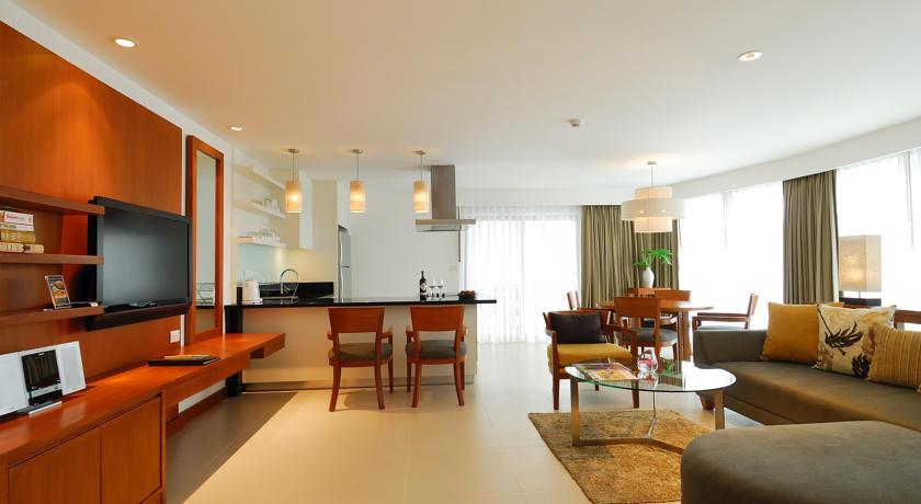 Woodlands Suites, Serviced Residences