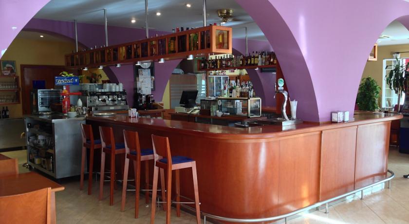 Отель Hostal Jeni & Restaurant