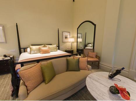 Отель Taj West End