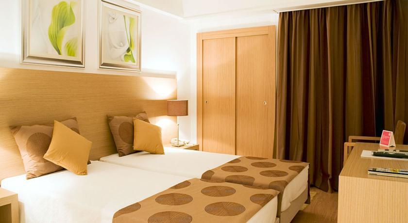 Отель Dom Jose Beach Hotel