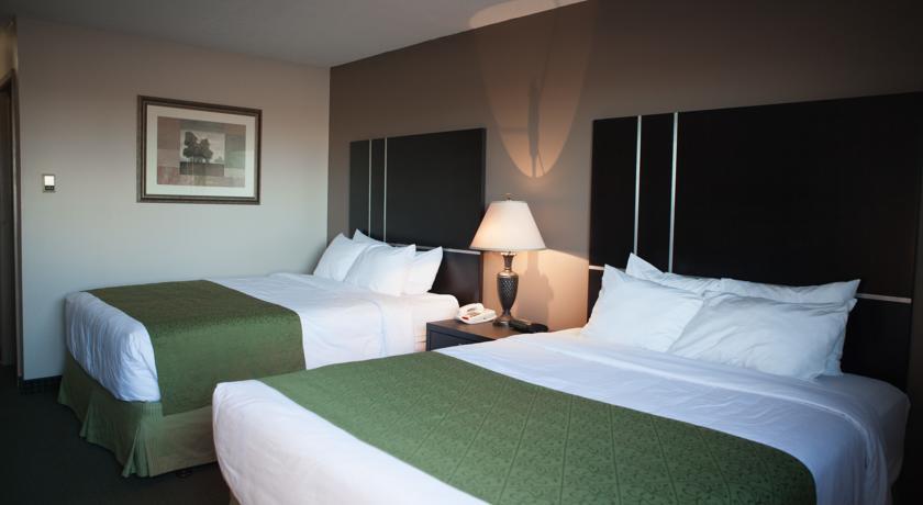 Отель Quality Inn Whitecourt