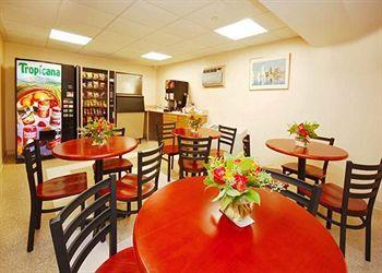 Отель Suburban Extended Stay Logan Airport
