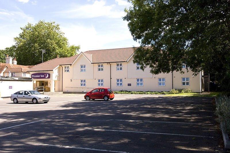 Отель Premier Inn Bracknell (Twin Bridges)