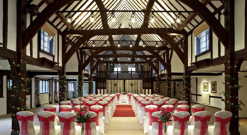 Отель Mercure Box Hill Burford Bridge