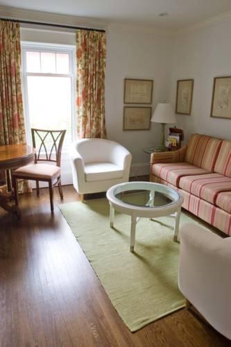 Мини-отель Around The Corner B&B Stratford