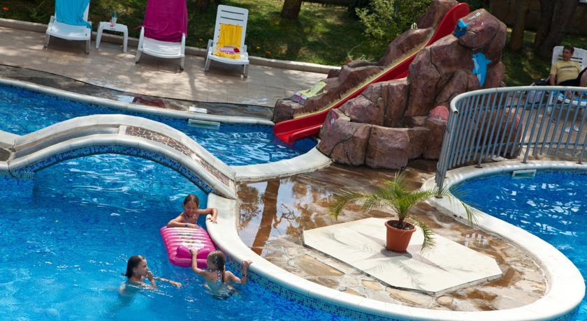 Отель Perla Plaza Hotel