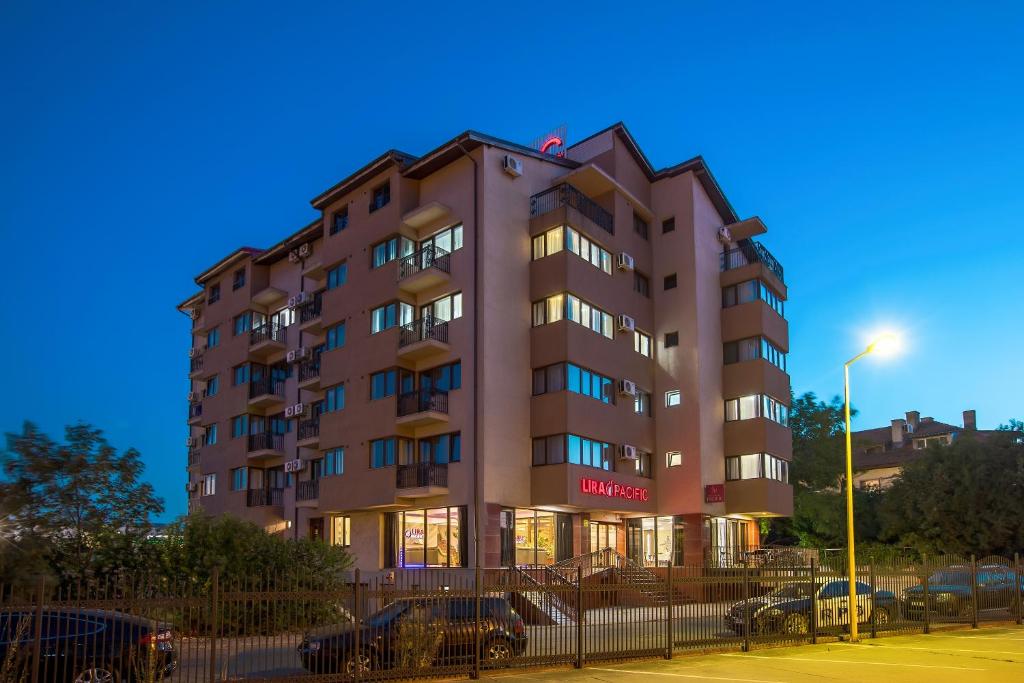 Отель Hotel Pacific