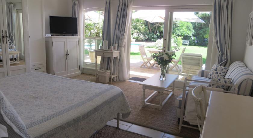 Отель Constantia Valley Lodge