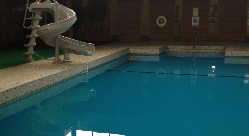 Отель Howard Johnson Hotel Kitchener