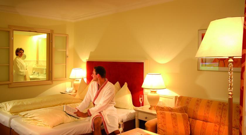 Отель Parkhotel