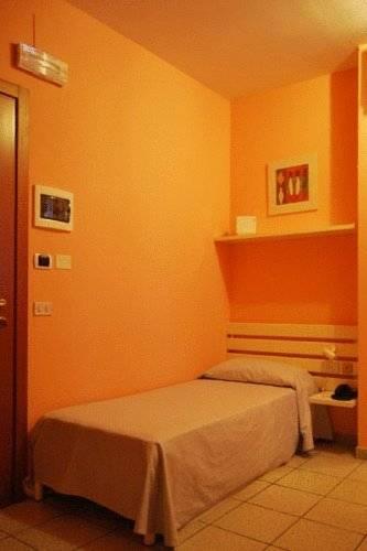 Отель Hotel Delfina