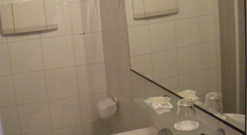 Отель Hotel Cristina
