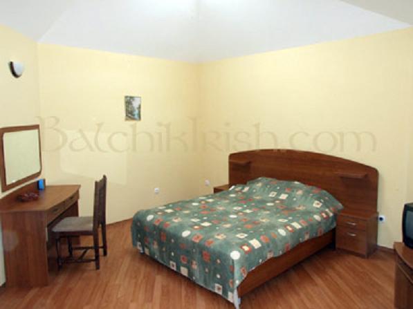 Отель Irish Rover Hotel