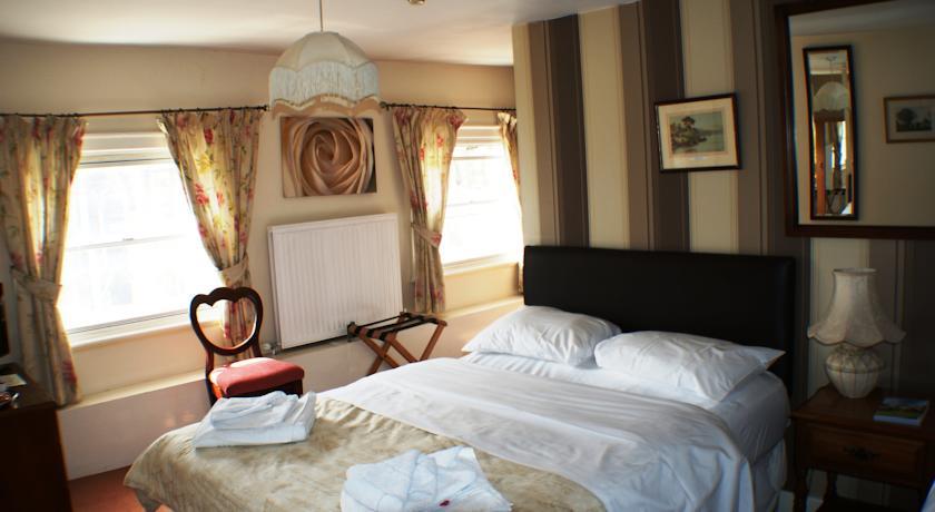 Отель The Bank House Hotel
