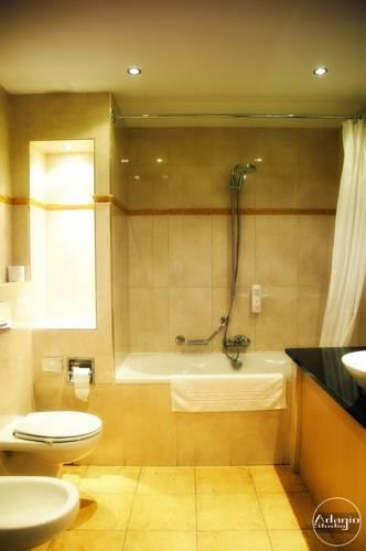 Отель Hotel Tristar