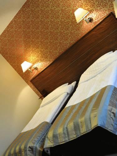 Отель Hotel Fjalar