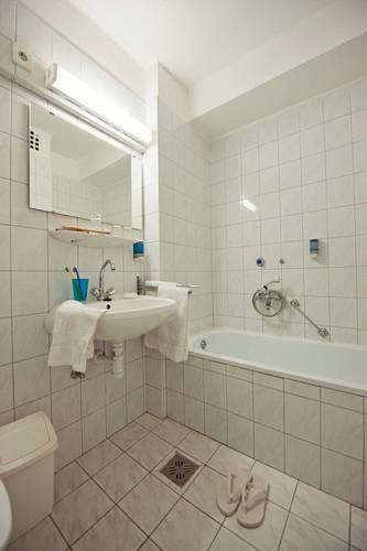 Отель Napfény Hotel Balatonlelle
