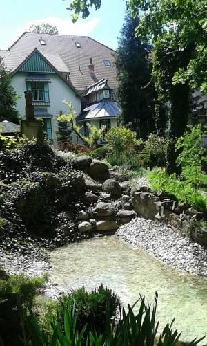 Отель Garden