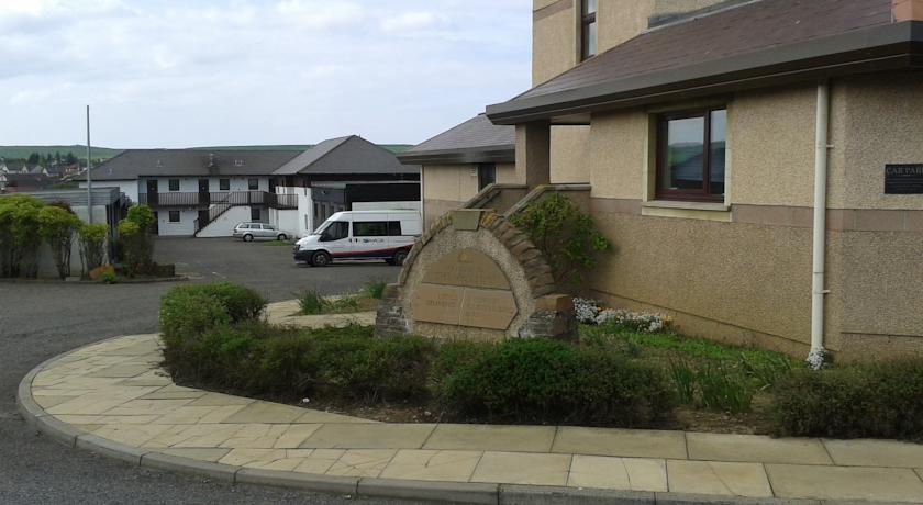 Отель The Weigh Inn Lodges