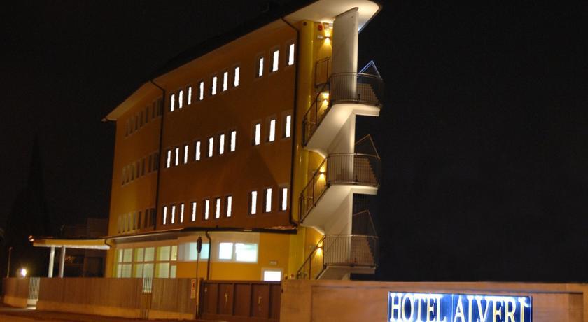 Отель Hotel Alverì