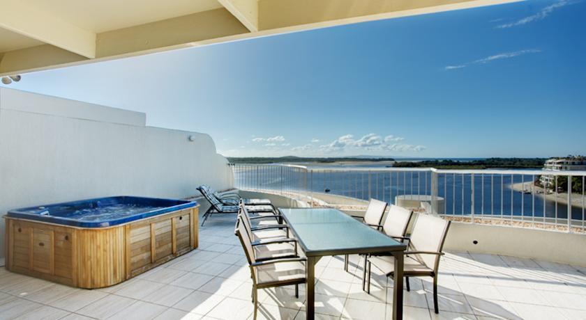 Апартаменты Noosa Pacific Riverfront Resort