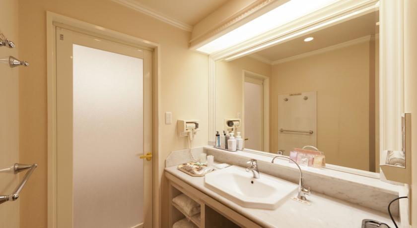 Отель Hotel Fine Himeji 1
