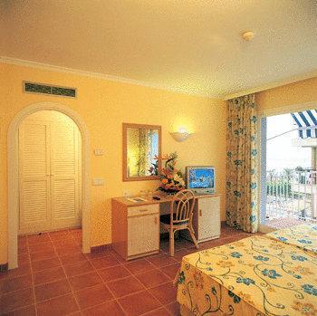 Отель Best Western Hotel Les Palmeres