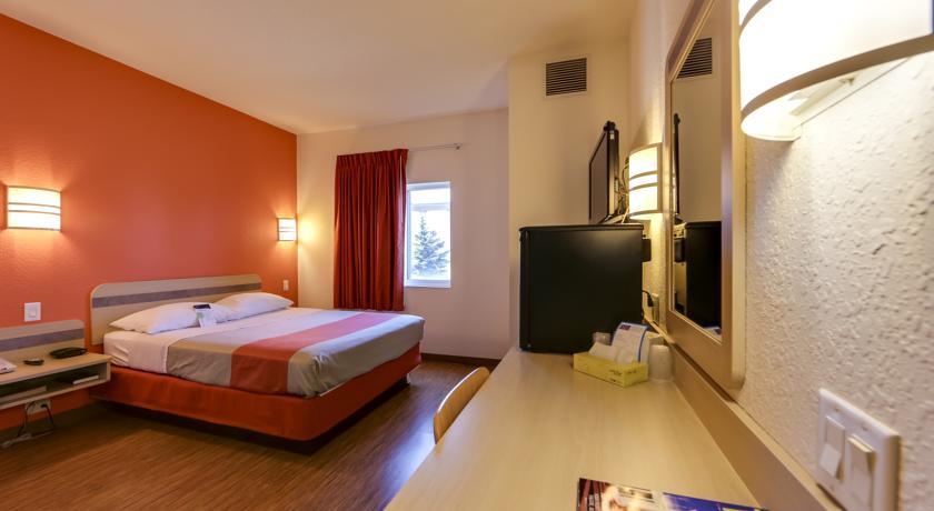 Отель Motel 6 Toronto - Mississauga